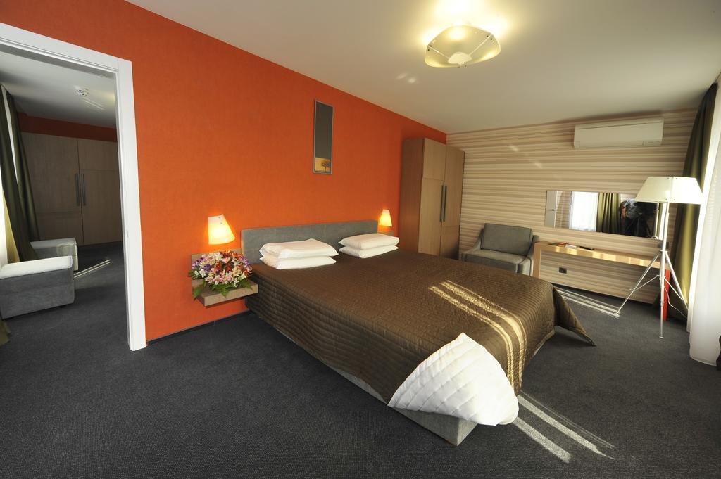 Villa Four Rooms Charkiw Exterior foto